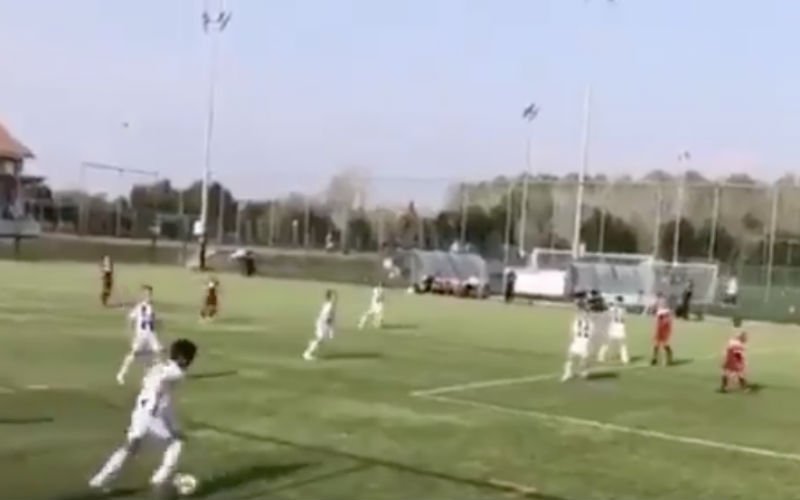 Cristiano Jr scoort schitterend doelpunt, papa Ronaldo apetrots (VIDEO)