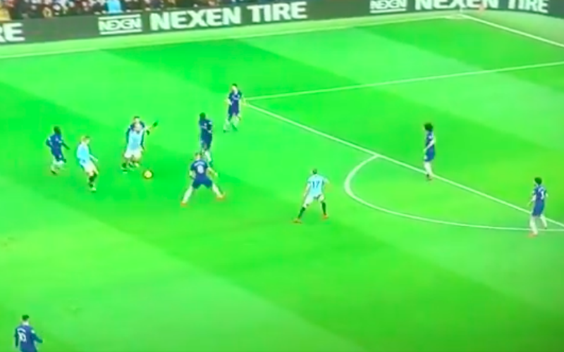 Agüero maakt adembenemende goal tegen Chelsea (VIDEO)