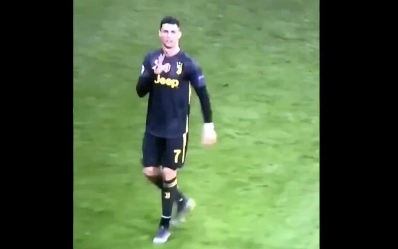 Cristiano Ronaldo reageert geniaal op Atlético-fans die hem belagen (VIDEO)