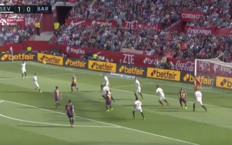On-ge-loof-lijk: Lionel Messi doet dit bij Barcelona (VIDEO)