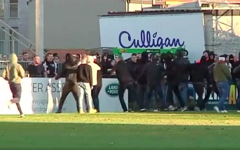 Risicomatch tussen 2 Belgische traditieclubs ontaardt in ordinaire knokpartij (VIDEO)