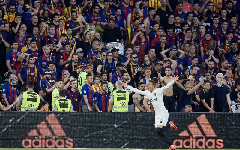 Valencia verrast Barcelona en wint Copa del Rey