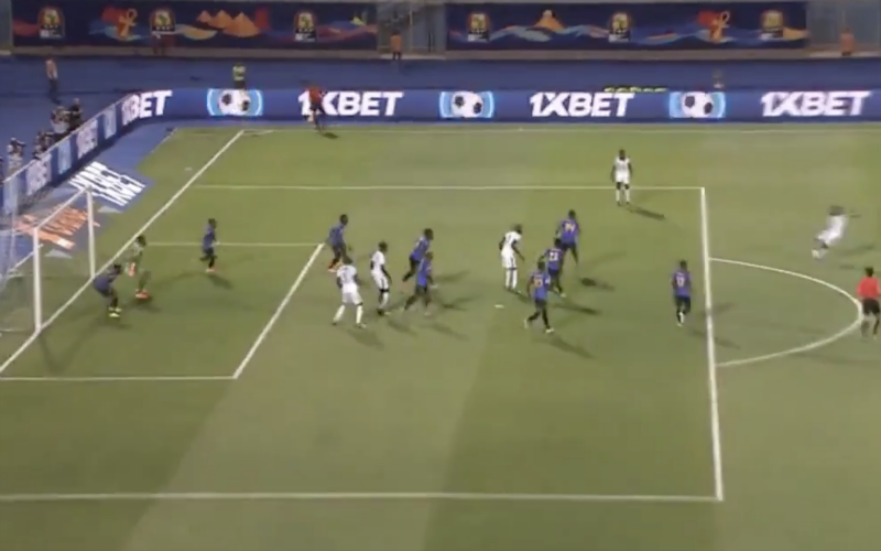 Krépin Diatta maakt fantastische goal bij Senegal (VIDEO)