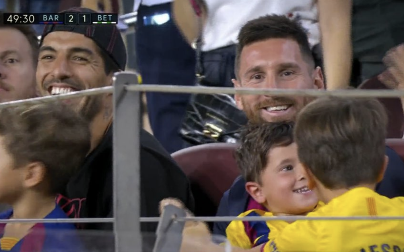 De reactie van Messi na goal van Griezmann is goud waard (VIDEO)