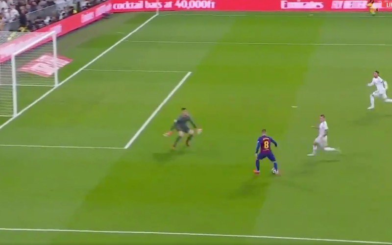 Courtois houdt Messi van goal en pakt uit met buitenaardse redding (VIDEO)