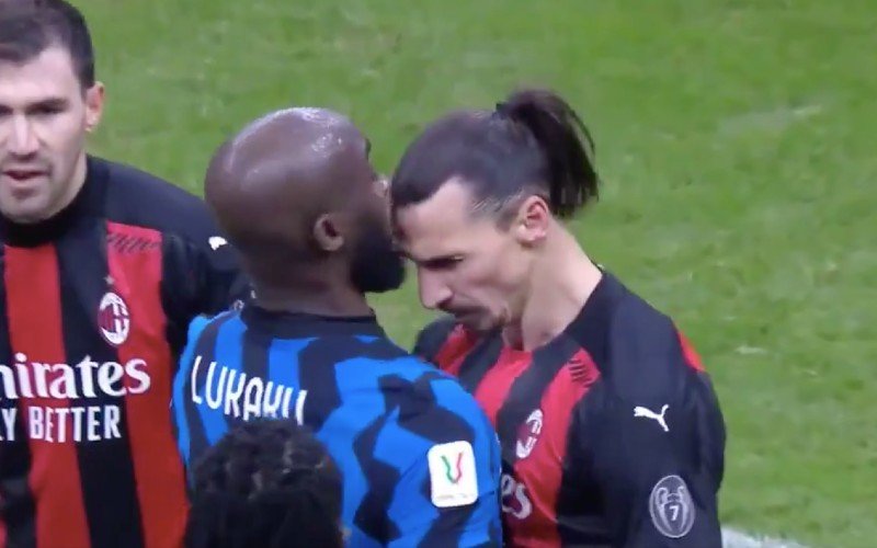 Woedende Lukaku verliest zichzelf hélemaal en valt Ibrahimovic aan (VIDEO)