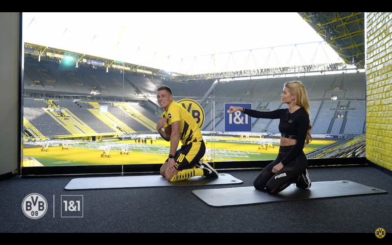 Sexy Dortmund fitness coach Pamela Reif put Thorgan Hazard helemaal uit