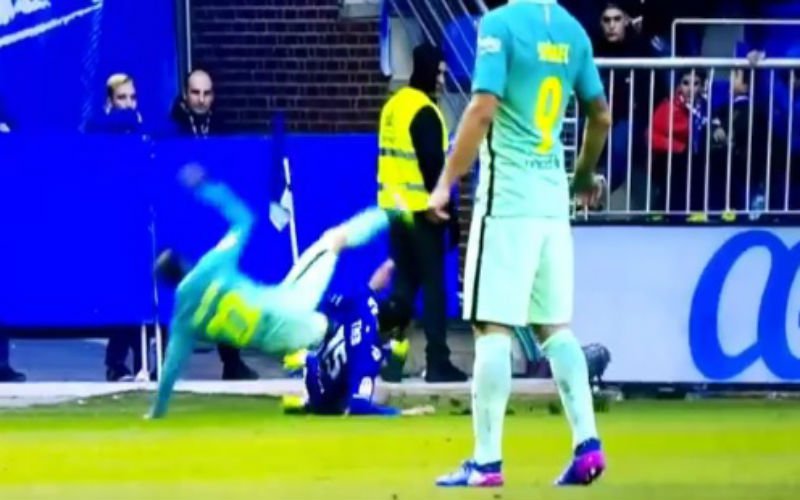 Speler van Barcelona loopt horrorblessure op (Video)