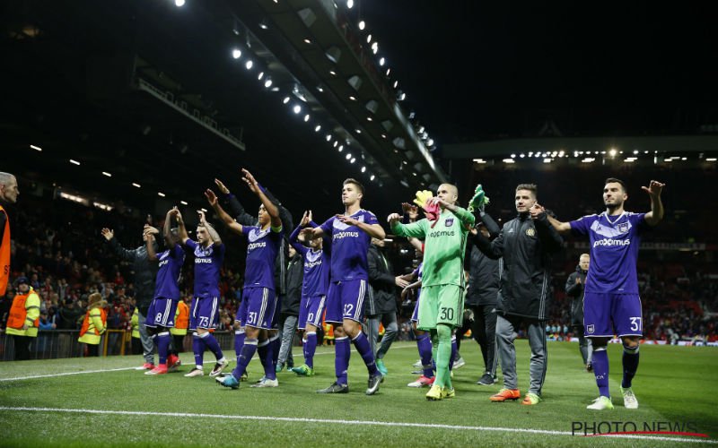 Bekende Antwerp-fan lacht Anderlecht-fans uit met verplaatsing naar Man United