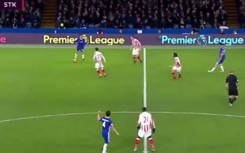 Hazard maakt zijn tegenstander compleet belachelijk met deze actie (Video)