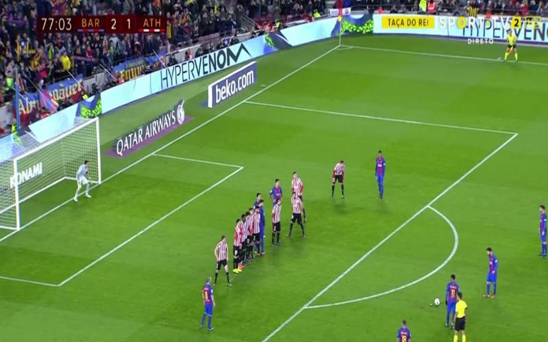 Messi verrast doelman met deze spitsvondige vrije trap (Video)