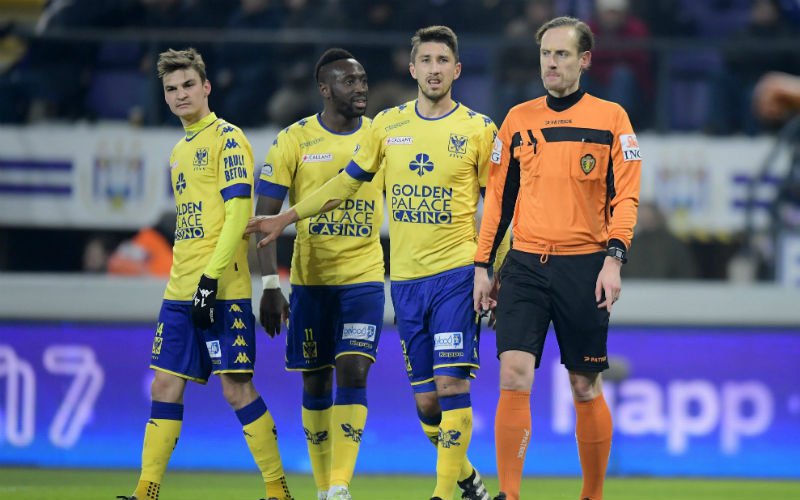 Ref Wim Smet reageert zeer verrassend na onterecht toegekende penalty voor Anderlecht