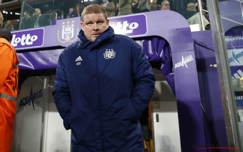 'Vanhaezebrouck gooit 2 belangrijke spelers eruit bij Anderlecht'