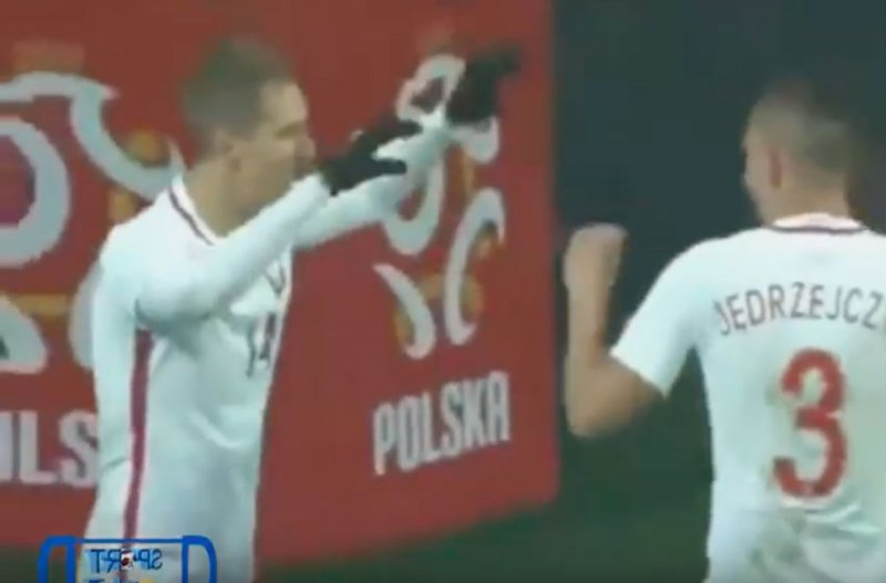 Teodorczyk scoort fantastisch doelpunt (Video)