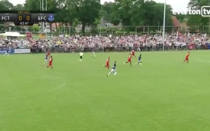 Mirallas scoort een wereldgoal tegen Twente (Video)