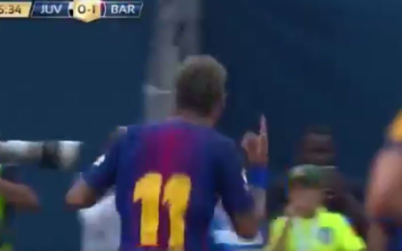 Nu wil PSG hem zeker! Neymar scoort wereldgoal! (Video)